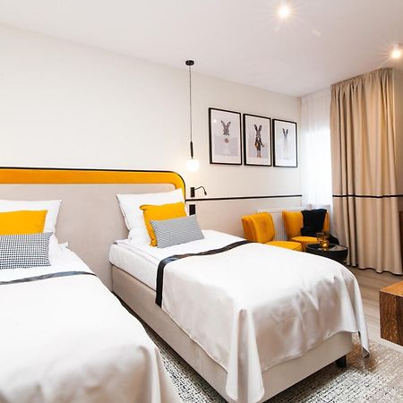Hotel Awo Гнезно Экстерьер фото