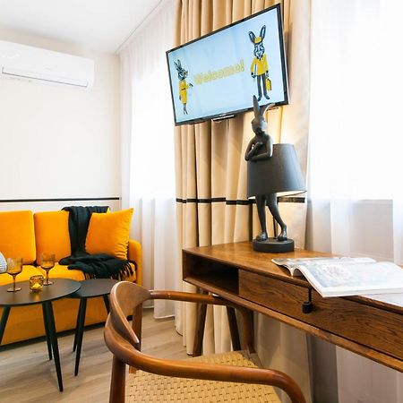 Hotel Awo Гнезно Экстерьер фото