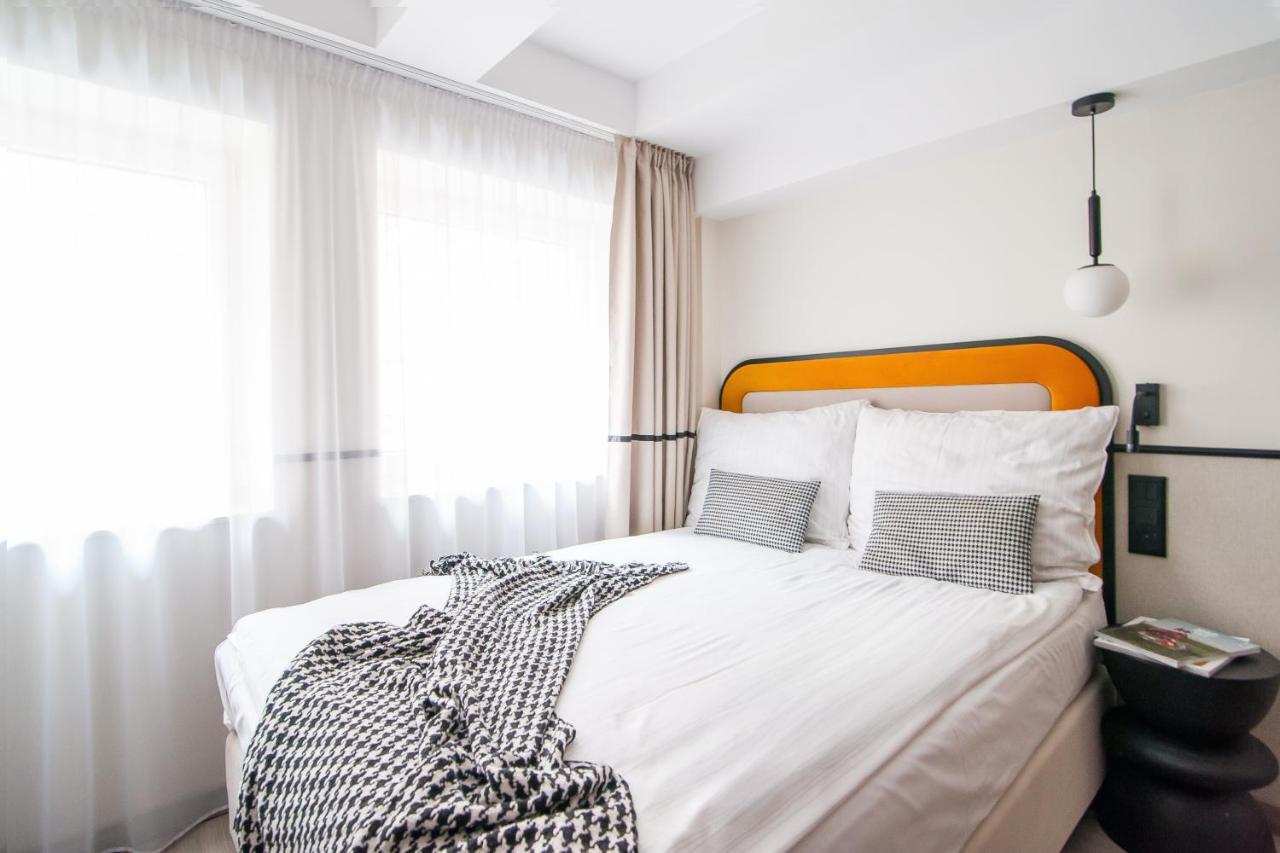 Hotel Awo Гнезно Экстерьер фото