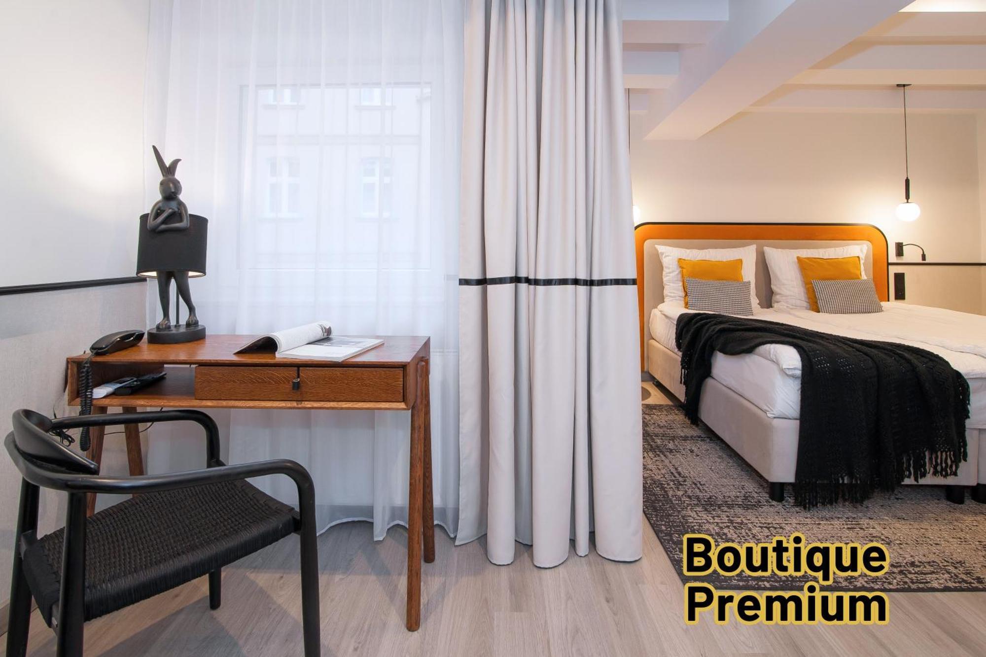 Hotel Awo Гнезно Экстерьер фото