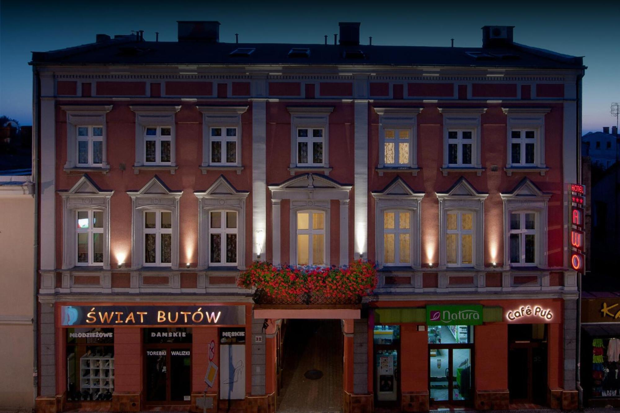 Hotel Awo Гнезно Экстерьер фото